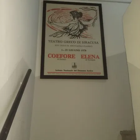 La Casa Di Aneupe 4* סירקוזה