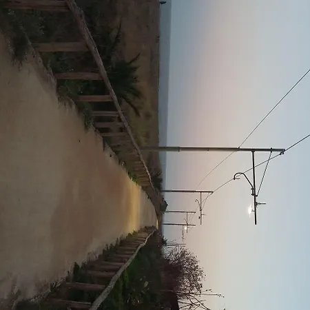 La Casa Di Aneupe בית הארחה 4*