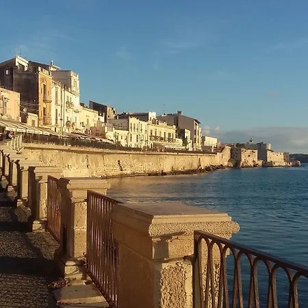 La Casa Di Aneupe סירקוזה